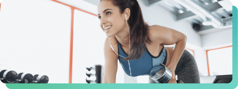 woman working out while listening to music (1)